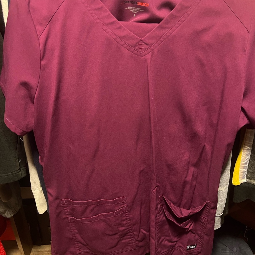 Women’s scrubs all in excellent condition! size large,sketchers set is XL.